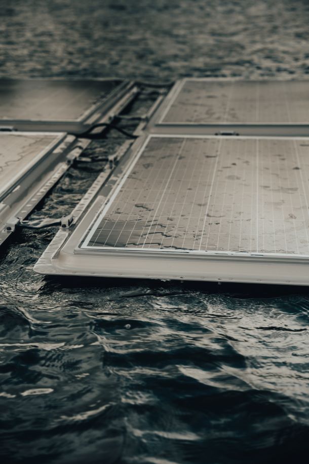 Floating solar panel