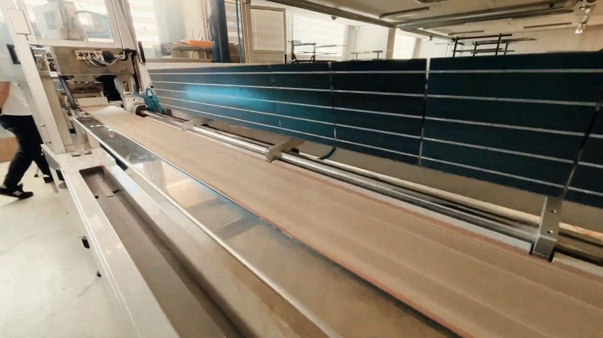 Cover for Partnered to jointly develop the floating solar industry